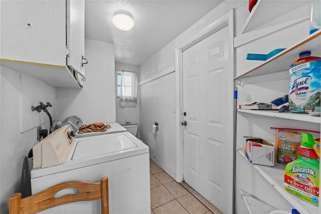 На продажу: $219,999 (2 спален, 2 ванн, 1072 Квадратных фут)