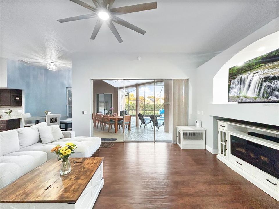 На продажу: $699,000 (5 спален, 3 ванн, 2822 Квадратных фут)