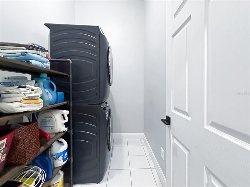 На продажу: $699,000 (5 спален, 3 ванн, 2822 Квадратных фут)