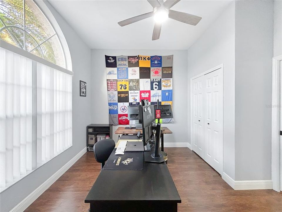 На продажу: $699,000 (5 спален, 3 ванн, 2822 Квадратных фут)