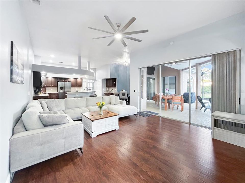 На продажу: $699,000 (5 спален, 3 ванн, 2822 Квадратных фут)