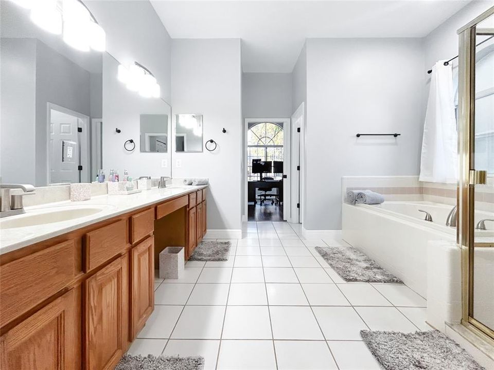 На продажу: $699,000 (5 спален, 3 ванн, 2822 Квадратных фут)