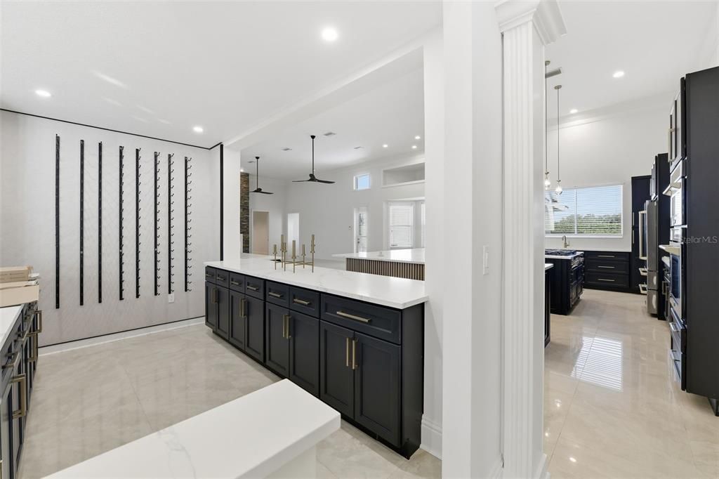 For Sale: $2,785,000 (5 beds, 6 baths, 7639 Square Feet)