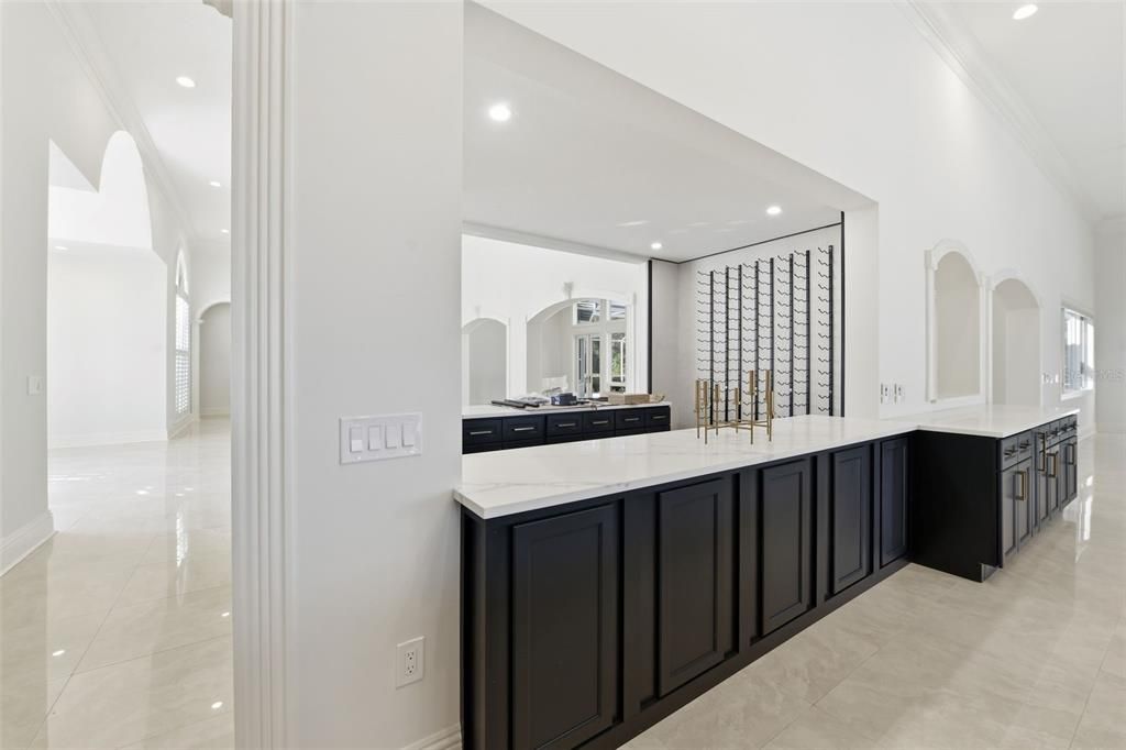 For Sale: $2,785,000 (5 beds, 6 baths, 7639 Square Feet)