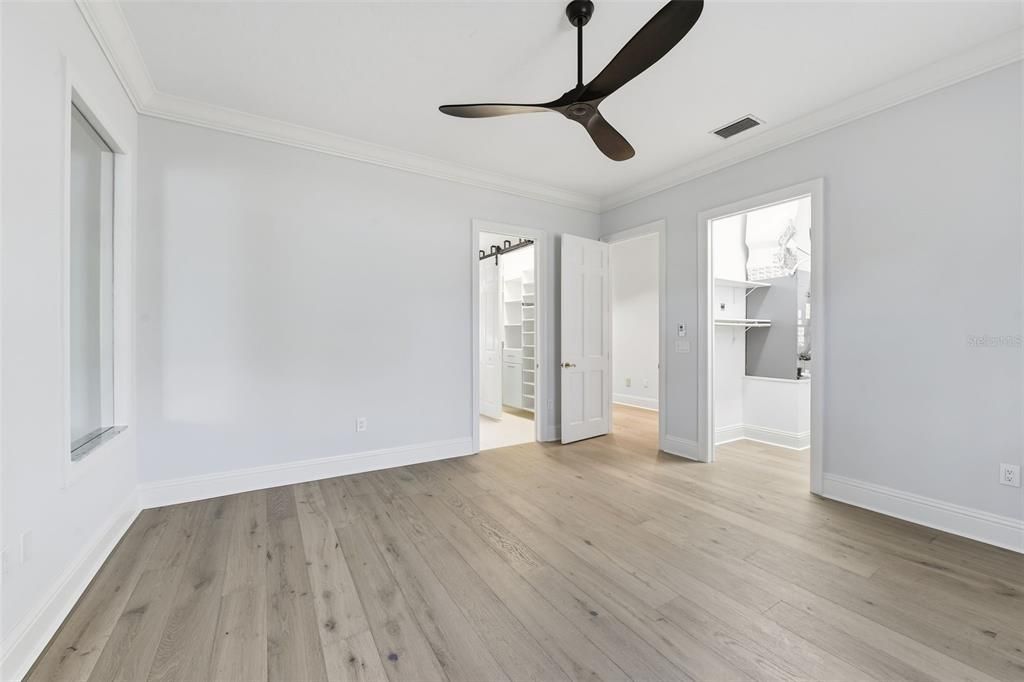 For Sale: $2,785,000 (5 beds, 6 baths, 7639 Square Feet)