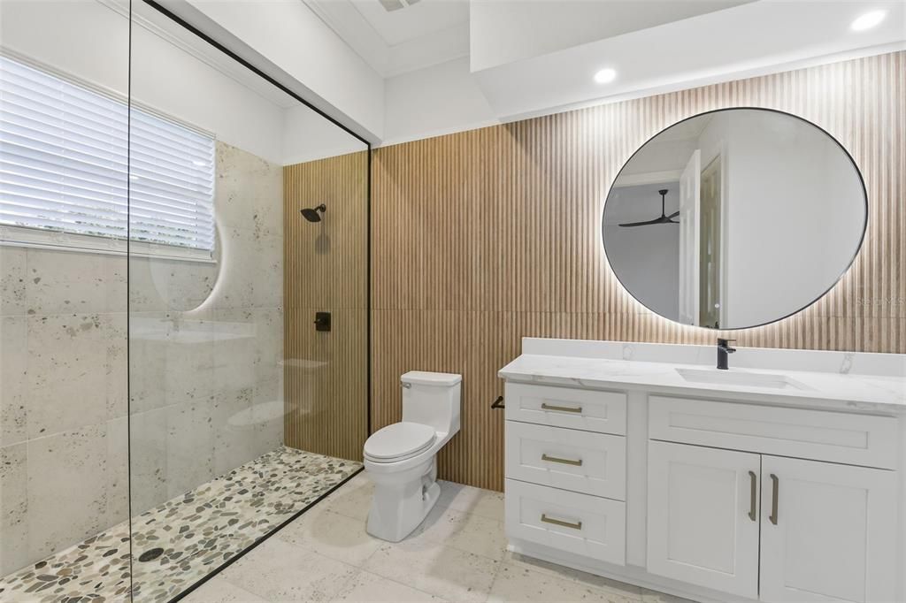 For Sale: $2,785,000 (5 beds, 6 baths, 7639 Square Feet)