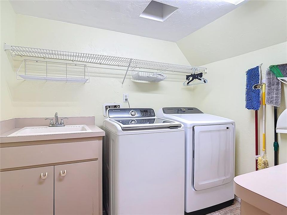 待售: $489,000 (4 贝兹, 2 浴室, 2316 平方英尺)