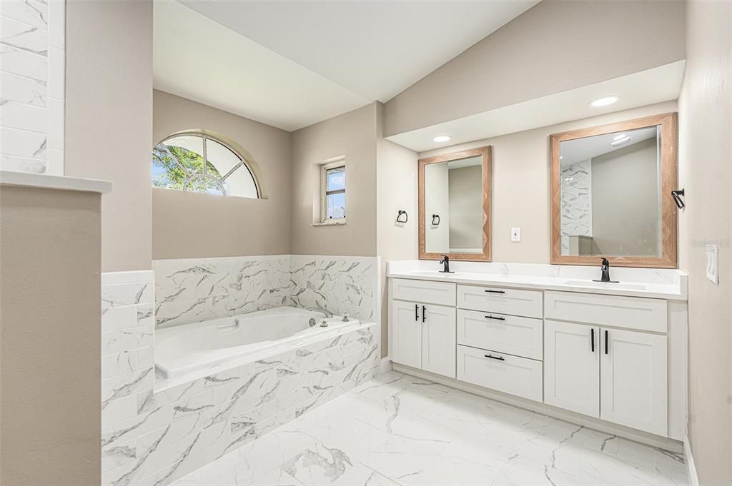 В аренду: $2,050 (3 спален, 2 ванн, 1704 Квадратных фут)