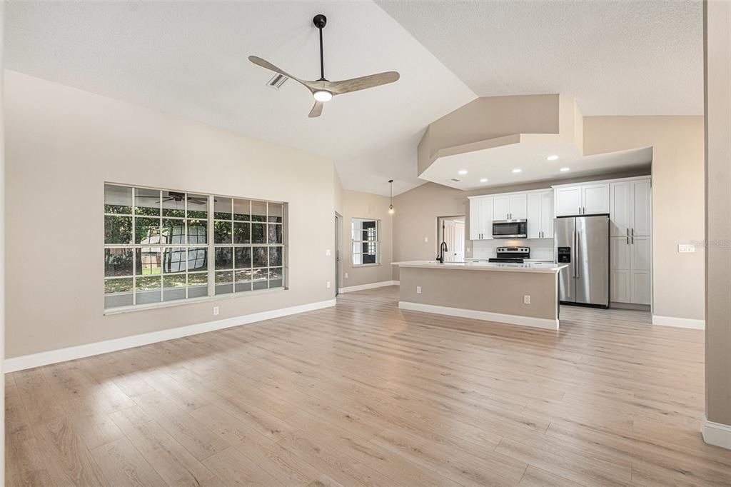 В аренду: $2,050 (3 спален, 2 ванн, 1704 Квадратных фут)