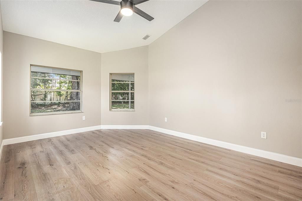 В аренду: $2,050 (3 спален, 2 ванн, 1704 Квадратных фут)