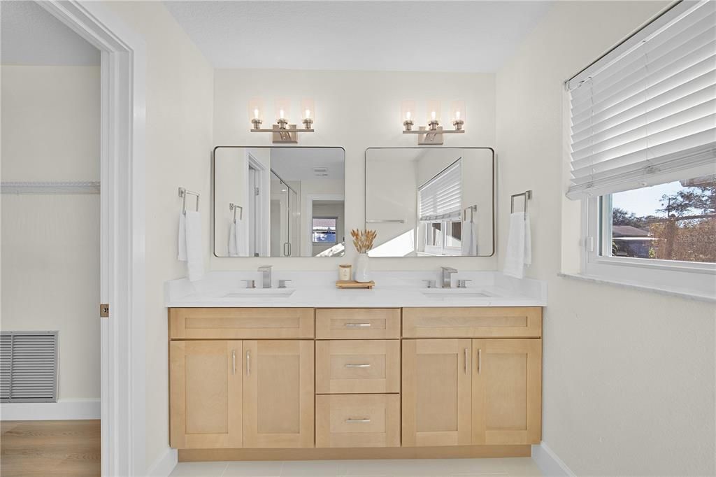 For Sale: $525,000 (4 beds, 2 baths, 1729 Square Feet)