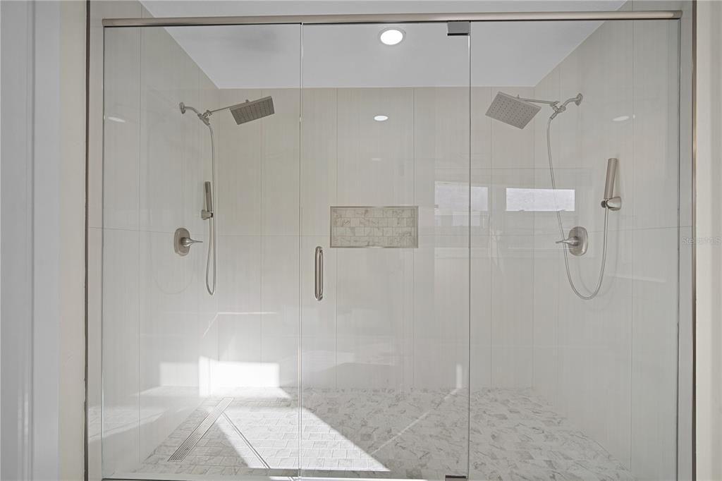 For Sale: $525,000 (4 beds, 2 baths, 1729 Square Feet)