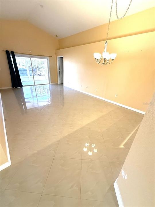 For Rent: $2,100 (3 beds, 2 baths, 1379 Square Feet)