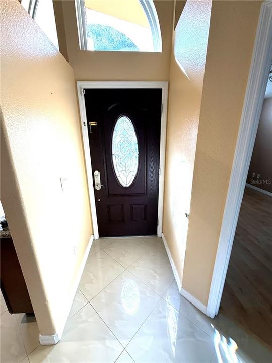 For Rent: $2,100 (3 beds, 2 baths, 1379 Square Feet)