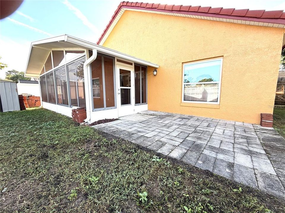 For Rent: $2,100 (3 beds, 2 baths, 1379 Square Feet)