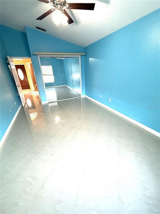 For Rent: $2,100 (3 beds, 2 baths, 1379 Square Feet)