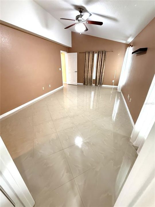 For Rent: $2,100 (3 beds, 2 baths, 1379 Square Feet)