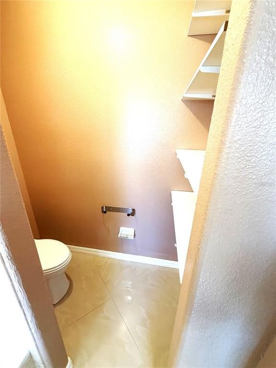 For Rent: $2,100 (3 beds, 2 baths, 1379 Square Feet)