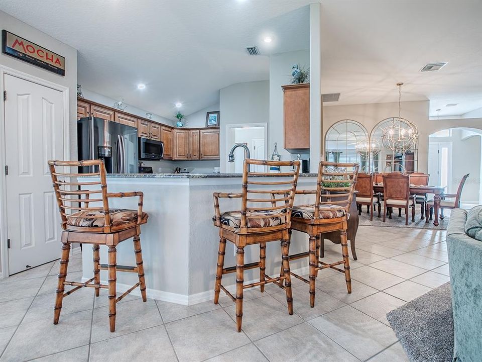 En Venta: $595,000 (3 camas, 2 baños, 2071 Pies cuadrados)