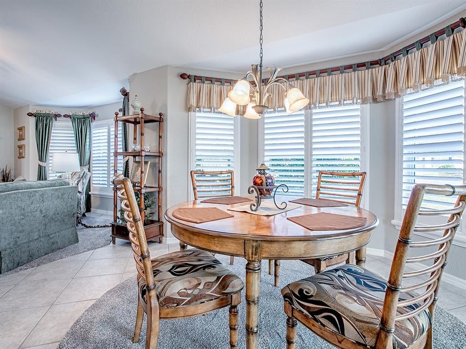 En Venta: $595,000 (3 camas, 2 baños, 2071 Pies cuadrados)