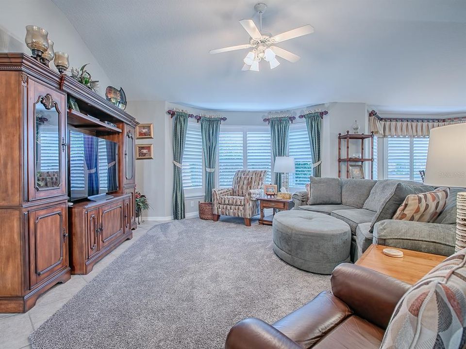 En Venta: $595,000 (3 camas, 2 baños, 2071 Pies cuadrados)