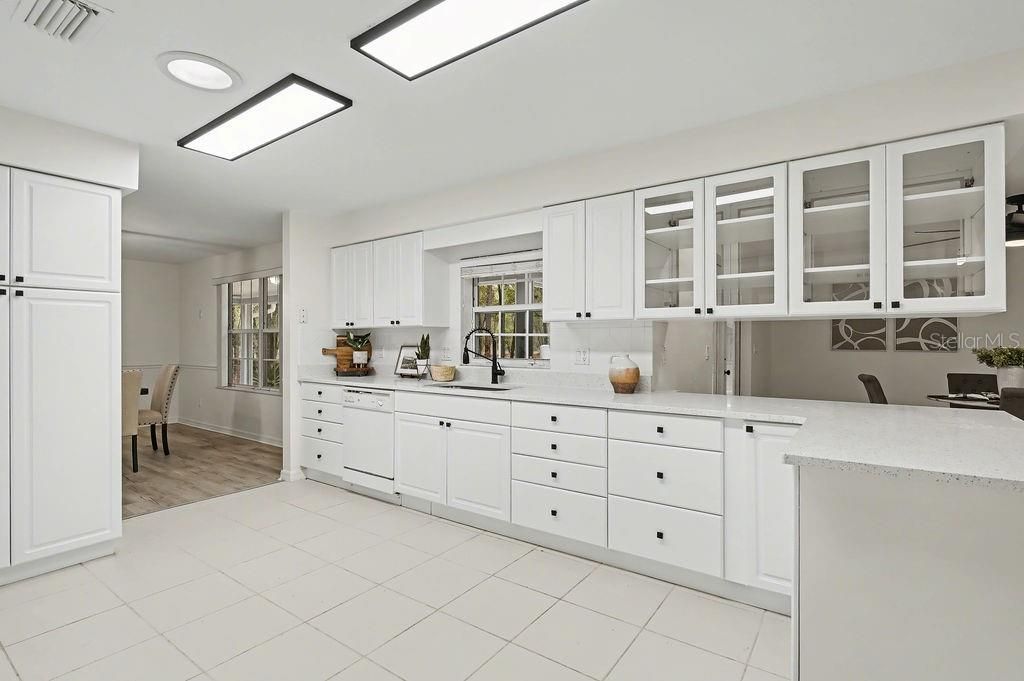 На продажу: $470,000 (3 спален, 2 ванн, 2471 Квадратных фут)