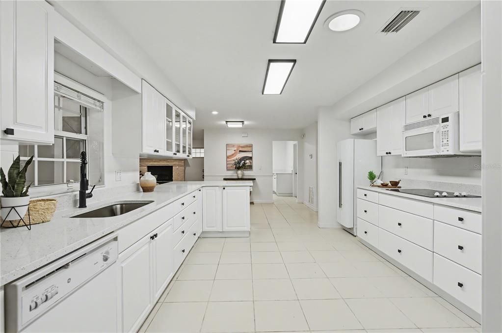 На продажу: $470,000 (3 спален, 2 ванн, 2471 Квадратных фут)