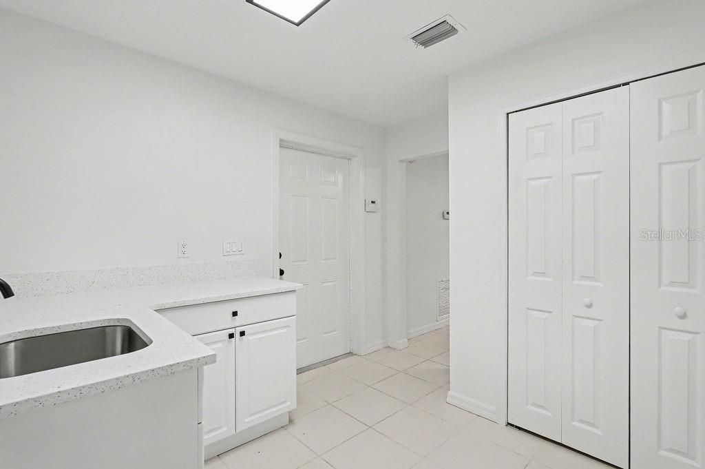 На продажу: $470,000 (3 спален, 2 ванн, 2471 Квадратных фут)