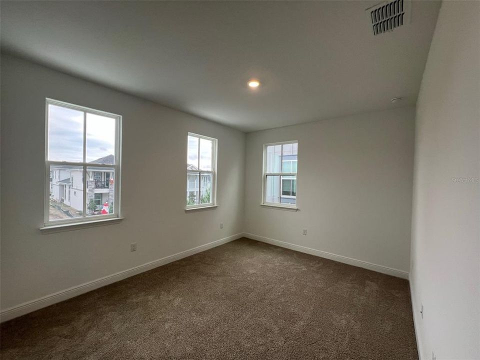 For Rent: $4,500 (4 beds, 3 baths, 3085 Square Feet)