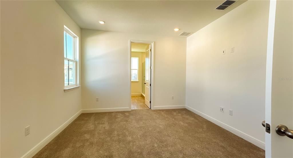 В аренду: $4,500 (4 спален, 3 ванн, 3085 Квадратных фут)