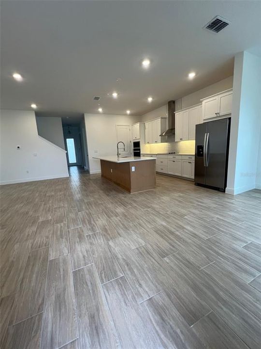 For Rent: $4,500 (4 beds, 3 baths, 3085 Square Feet)