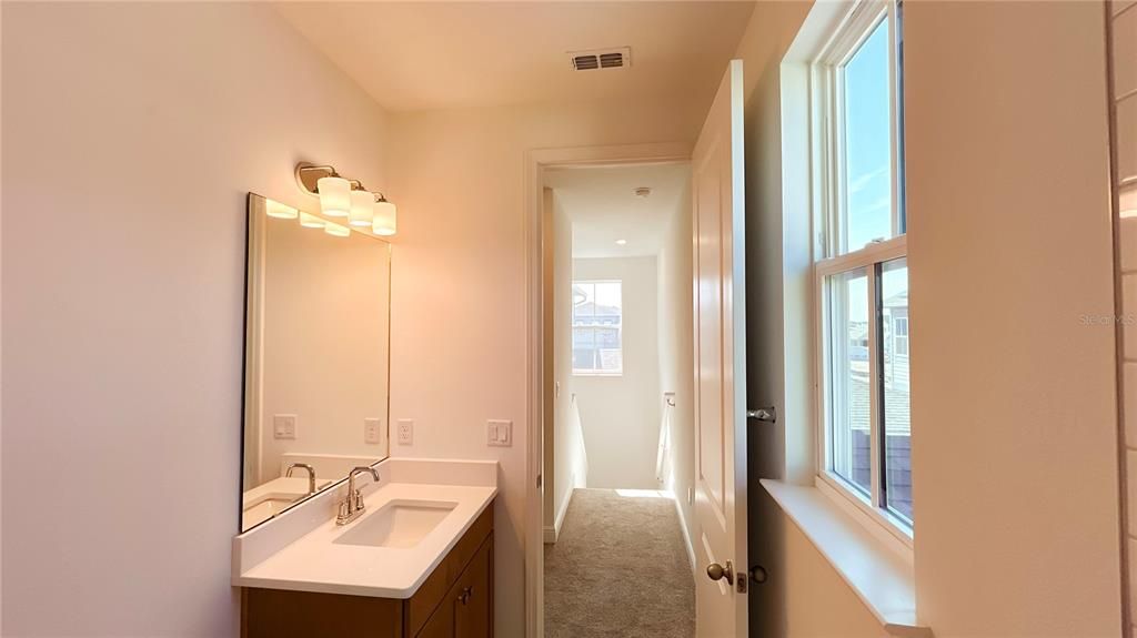 В аренду: $4,500 (4 спален, 3 ванн, 3085 Квадратных фут)