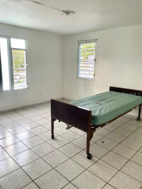 For Sale: $450,000 (27 beds, 6 baths, 7523 Square Feet)