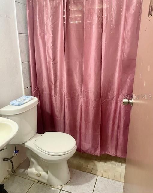 For Sale: $450,000 (27 beds, 6 baths, 7523 Square Feet)