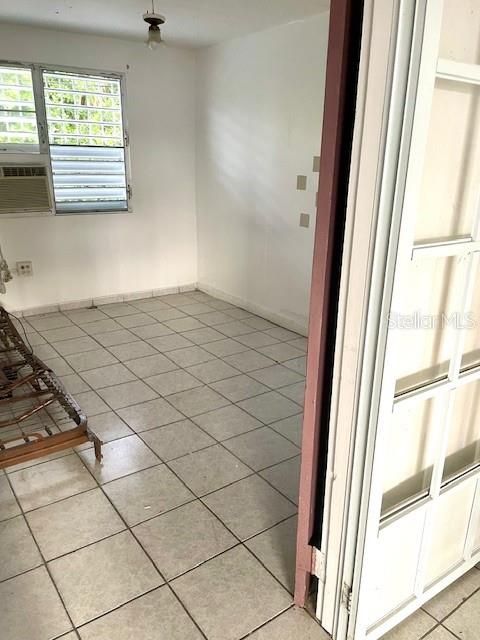 For Sale: $450,000 (27 beds, 6 baths, 7523 Square Feet)