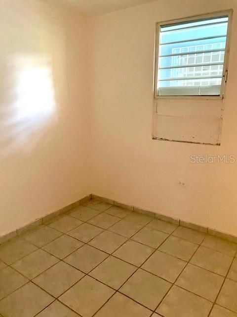 For Sale: $450,000 (27 beds, 6 baths, 7523 Square Feet)