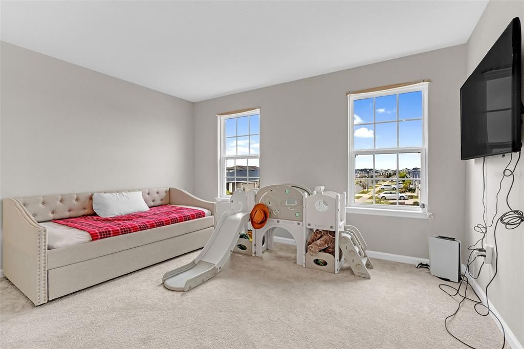 For Sale: $469,900 (3 beds, 2 baths, 2580 Square Feet)