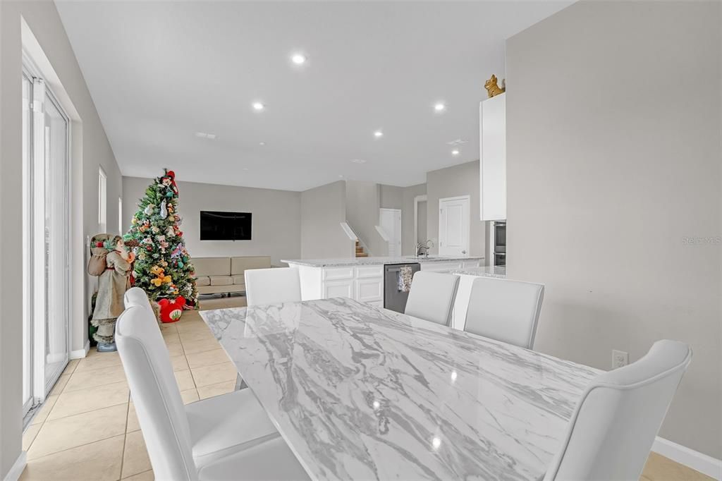 For Sale: $469,900 (3 beds, 2 baths, 2580 Square Feet)