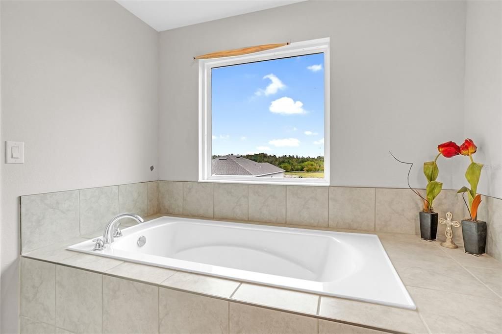 For Sale: $469,900 (3 beds, 2 baths, 2580 Square Feet)