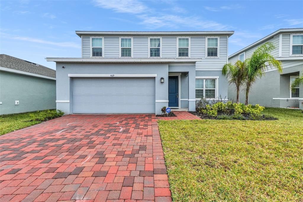 For Sale: $469,900 (3 beds, 2 baths, 2580 Square Feet)