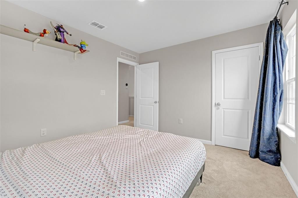 For Sale: $469,900 (3 beds, 2 baths, 2580 Square Feet)