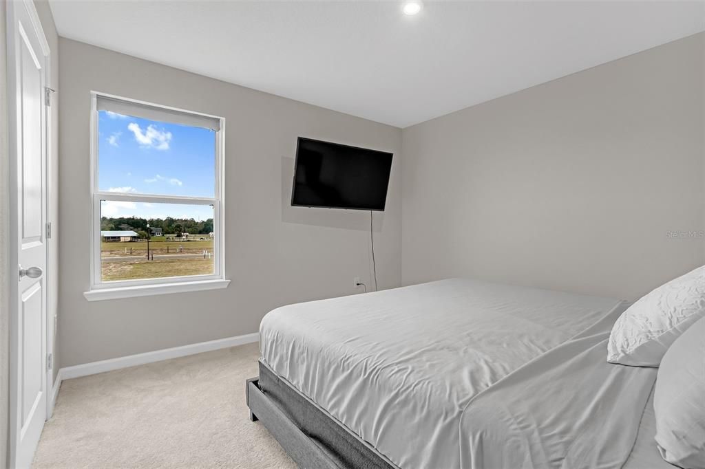 For Sale: $469,900 (3 beds, 2 baths, 2580 Square Feet)