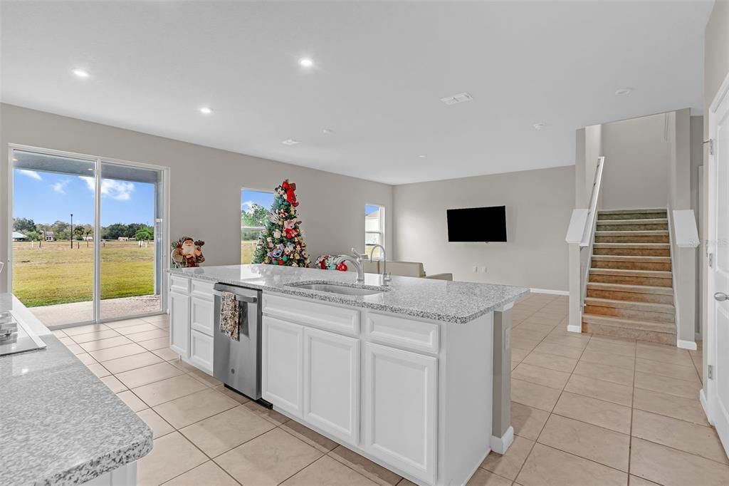 For Sale: $469,900 (3 beds, 2 baths, 2580 Square Feet)