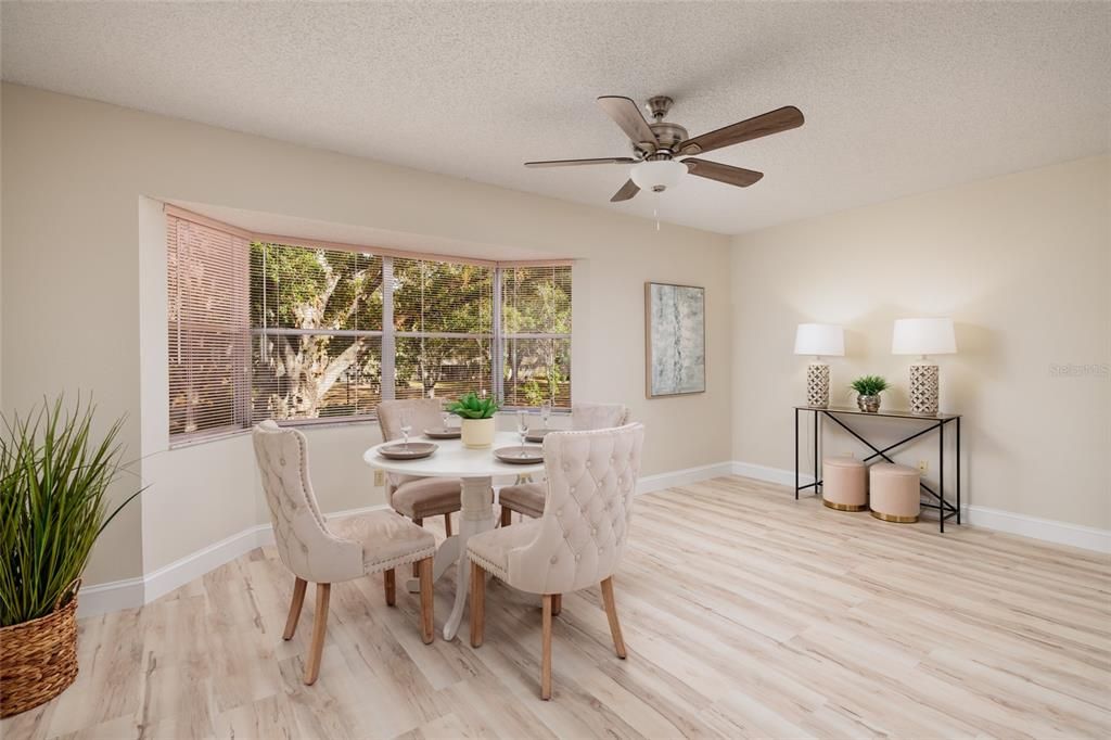 待售: $259,900 (2 贝兹, 2 浴室, 1680 平方英尺)