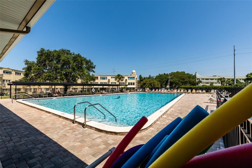 待售: $259,900 (2 贝兹, 2 浴室, 1680 平方英尺)