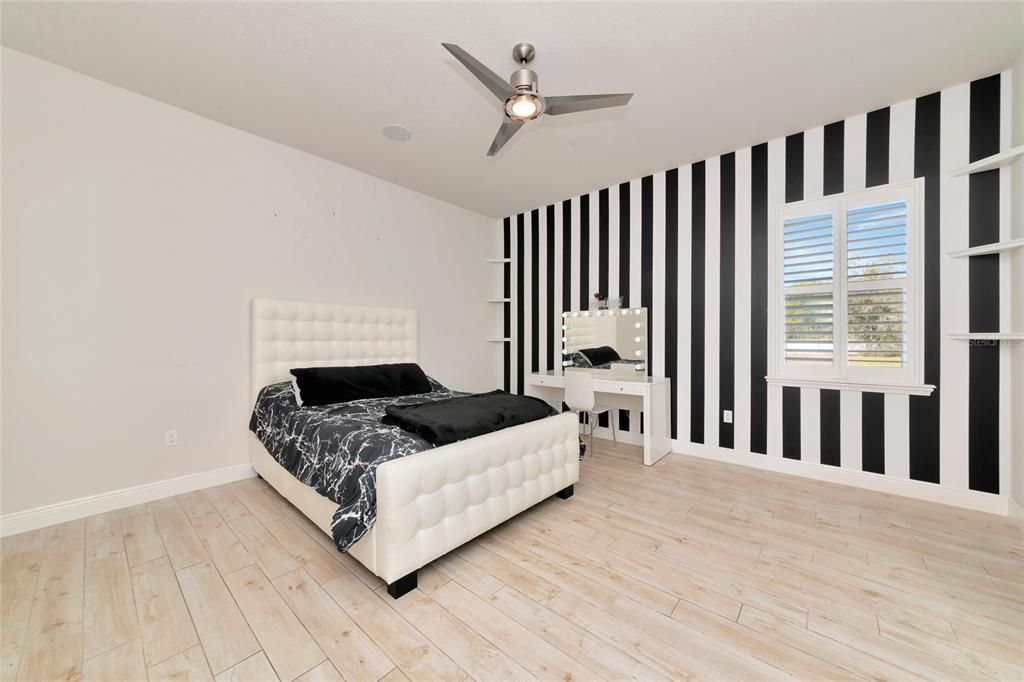 For Sale: $2,499,000 (5 beds, 4 baths, 4815 Square Feet)
