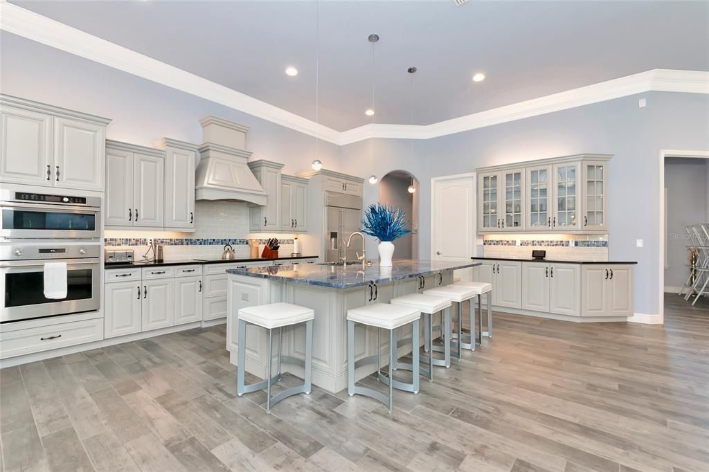 For Sale: $2,499,000 (5 beds, 4 baths, 4815 Square Feet)