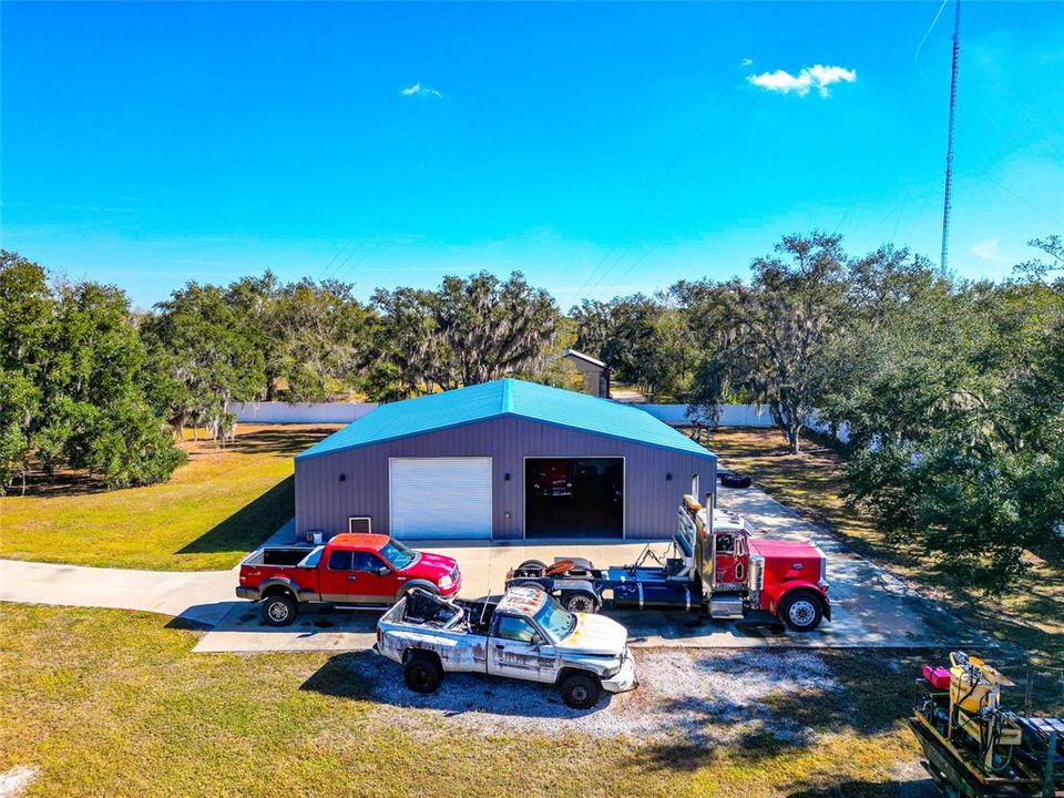 For Sale: $2,499,000 (5 beds, 4 baths, 4815 Square Feet)
