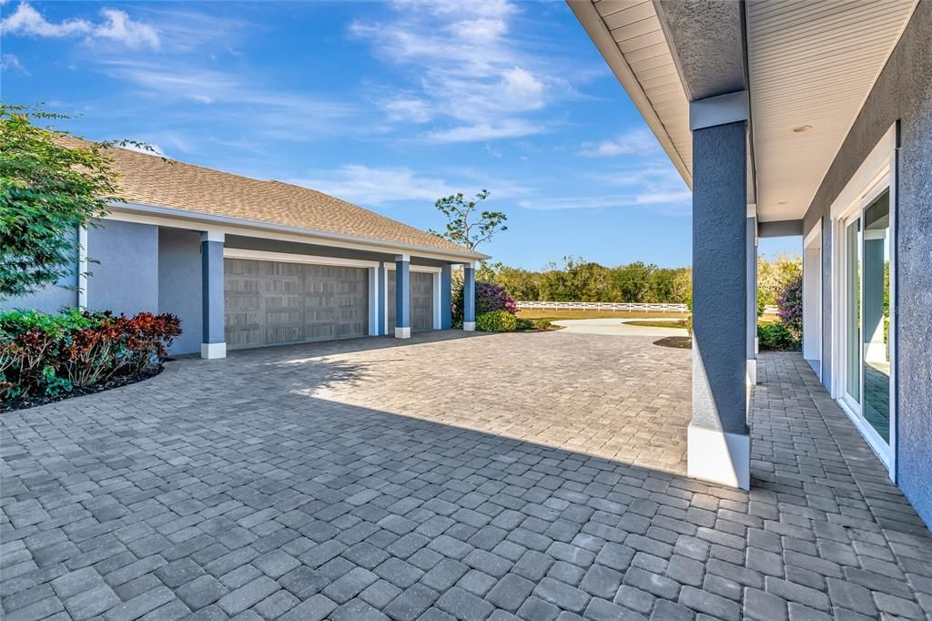 For Sale: $2,499,000 (5 beds, 4 baths, 4815 Square Feet)