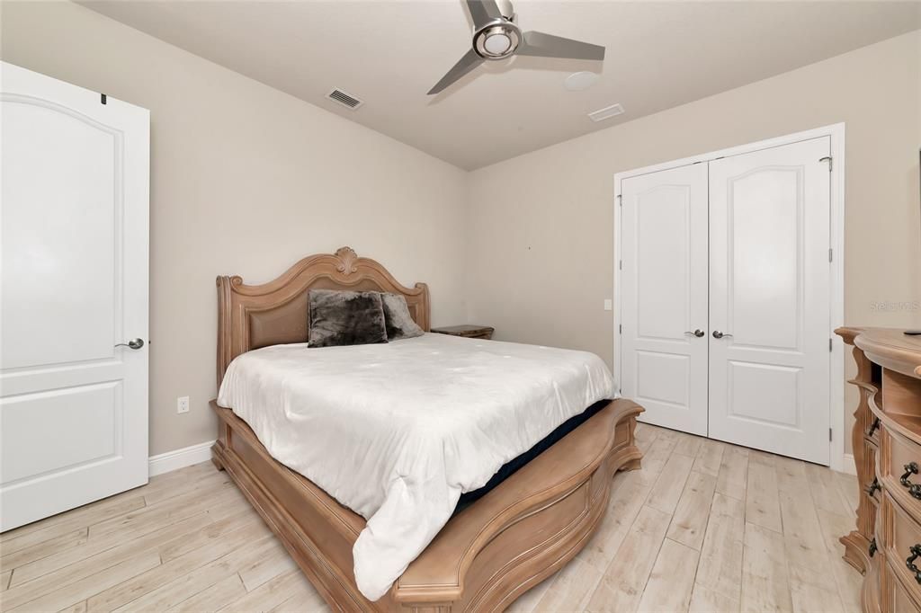 For Sale: $2,499,000 (5 beds, 4 baths, 4815 Square Feet)